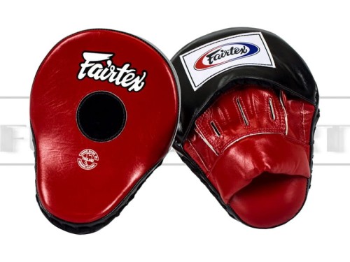 FMV9-fairtex-tarcze-ultimate-contoured-black-red-F.jpg